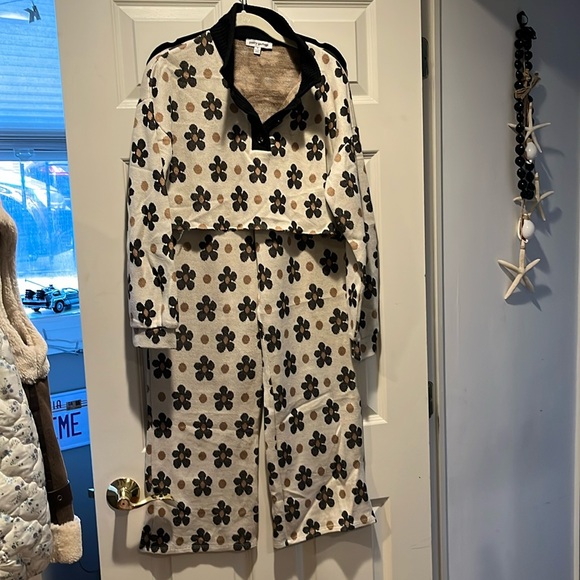 Floral Patterned Two-Piece Set - Picture 1 of 5